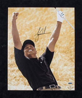 Tiger Woods Autographed 16x20 Photograph (UDA)